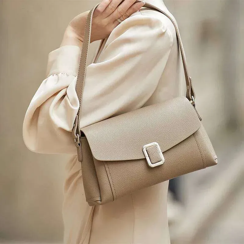 Designer-Taschen 2025 Limited Designed Echtes Echtes Leder Schulter Weiche Frauen Messenger Crossbody Solide Weibliche Weiß_voghion.com