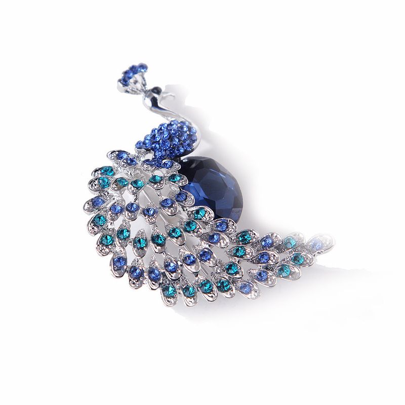 Korean fashion creative retro crystal peacock brooch alloy diamond corsage female pin clothing accessories_voghion.com