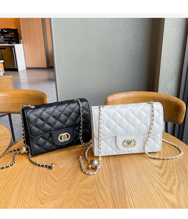 2023 New Women's Fragrant Wind Lingge Golden Ball Chain Crossbody Versatile Small Square Bag One Shoulder_voghion.com