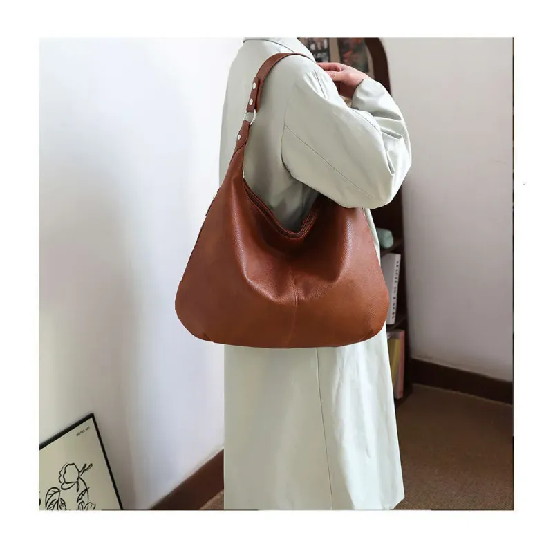 Oil Wax Leather Women's Trendy Commuting Tote Large Capacity New High-end Feel Shoulder Bag_voghion.com