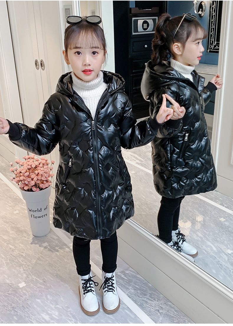 Abbigliamento per bambini Cappotto di cotone per ragazze 2024 nuovo cappotto invernale ispessito elegante piccolo in cotone per bambini cappotto di cotone in pelle brillante lavabile senza piumino_voghion.com