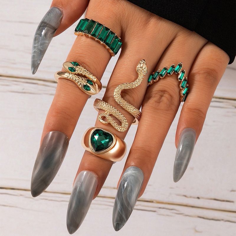 Jewelry New Emerald Versatile Heart Personality Snake Ring Five-Piece Set_voghion.com