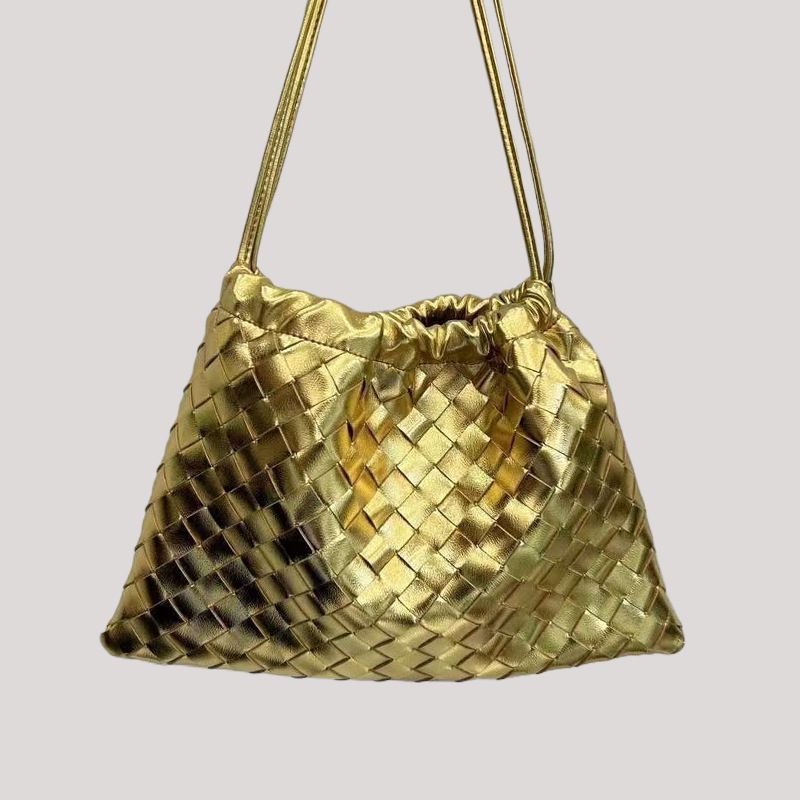 2025 Nuova borsa a tracolla semplice da donna in vera pelle intrecciata trapuntata con fibbia magnetica e coulisse di alta qualità_voghion.com