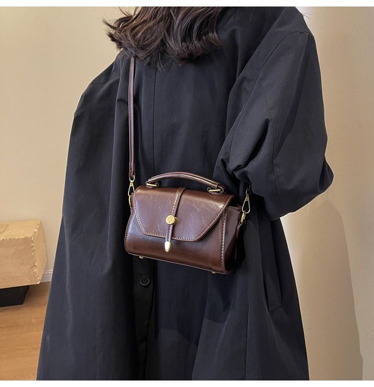 Faionable Retro Women's Crossbody Bag Handbag Soft PU Leather Magnetic Bule Closure Small Square Bag For Casual Ocns_voghion.com