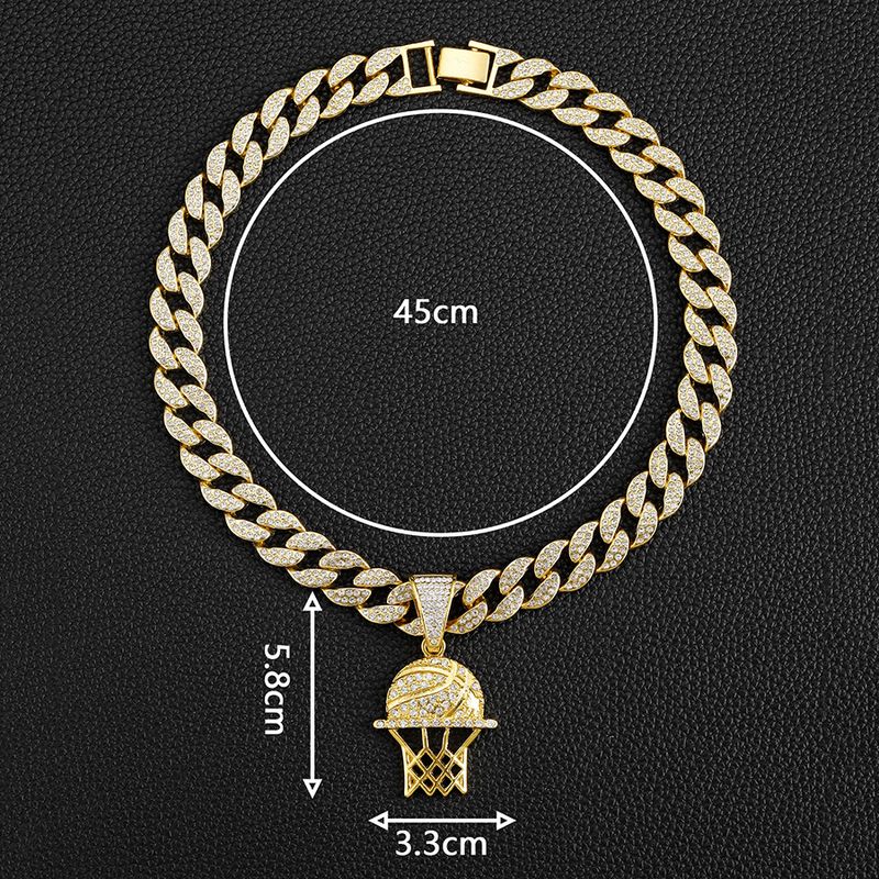 Collana con ciondolo con cornice da basket scavata e squisita con diamanti alla moda intarsiati, gioielli creativi di tendenza sportiva_voghion.com