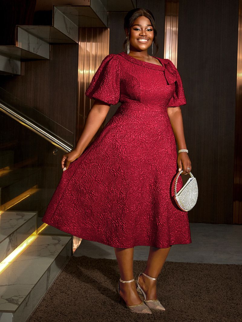 Vestido elegante plus size com mangas bufantes – jacquard floral de cintura alta, decote assimétrico, poliéster elástico (confortável para a noite e para o escritório)_voghion.com