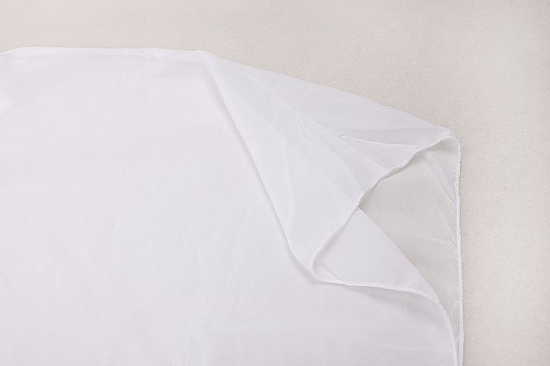 "Lightweight Sun Protection Jacket – Loose Fit Beach Cover-Up With Five-Point Sleeve For Swimwear & Vacation"_voghion.com