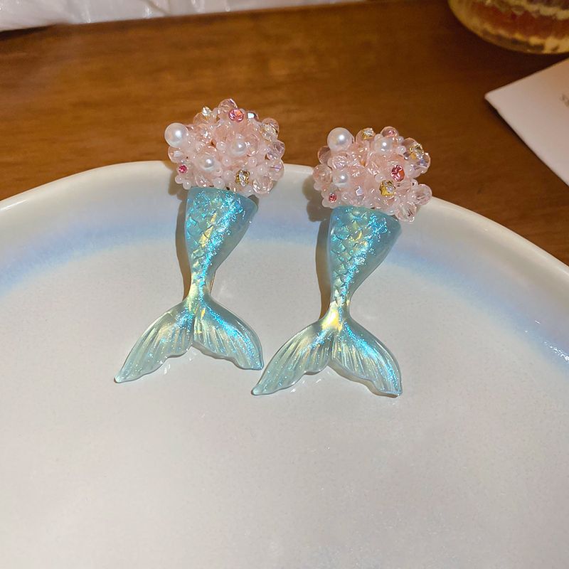 Silbernadel Harz Perle Blume Cluster Fischschwanz Ohrringe Clip Set Mode Exquisite Kleine Haarspangen Leichter Luxus_voghion.com