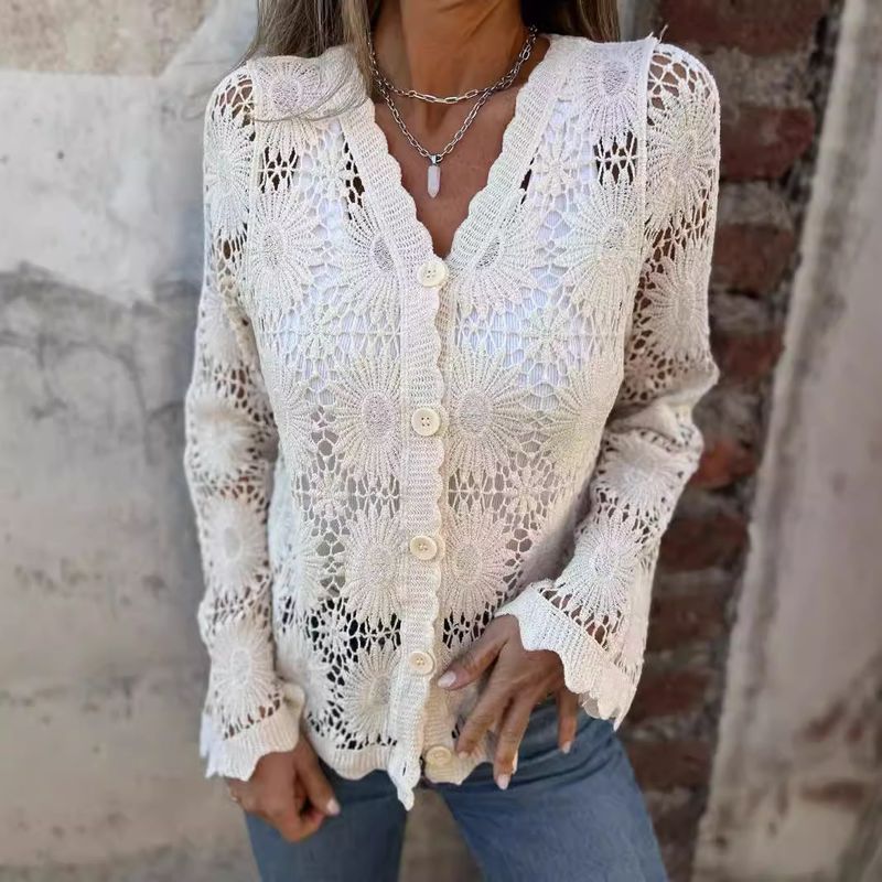Top a maniche lunghe con scollo a V in pizzo da donna_voghion.com