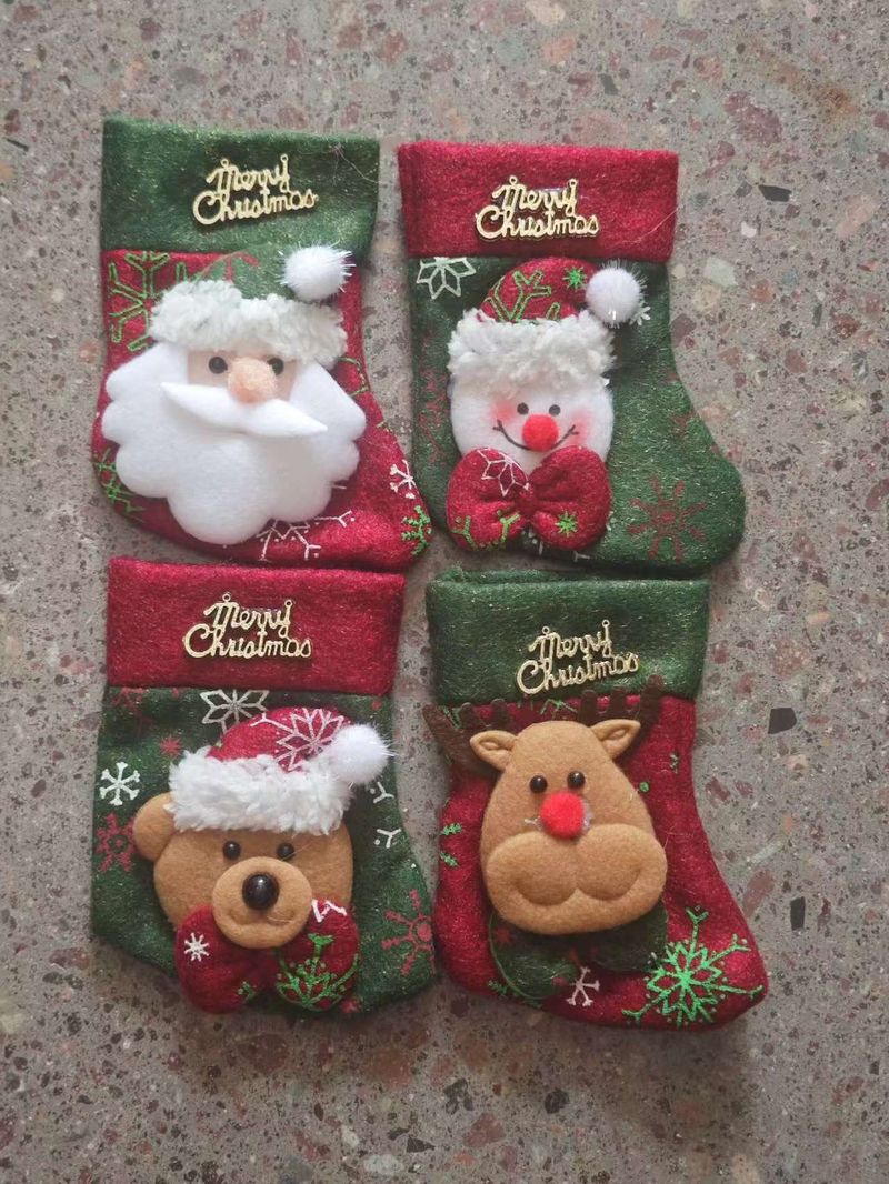 Chrëschtdekoratioun Restaurant Desktop Dekoratioun Besteckset Messer a Gabel Set Kaddosäck Chrëschtsocken_voghion.com