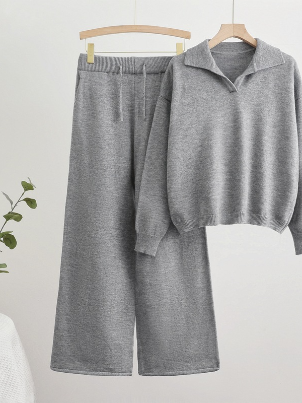 Completo composto da top con revers in maglia tinta unita e pantaloni a gamba larga con coulisse - Completo comodo da ufficio e casual per donna_voghion.com