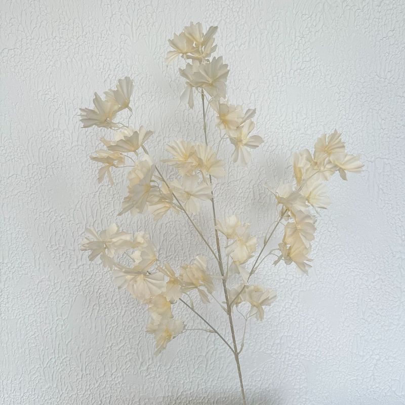 Fleurs artificielles et séchées couleur champagne pour plafond de salle de cérémonie de mariage, guide routier, décoration d'hôtel_voghion.com
