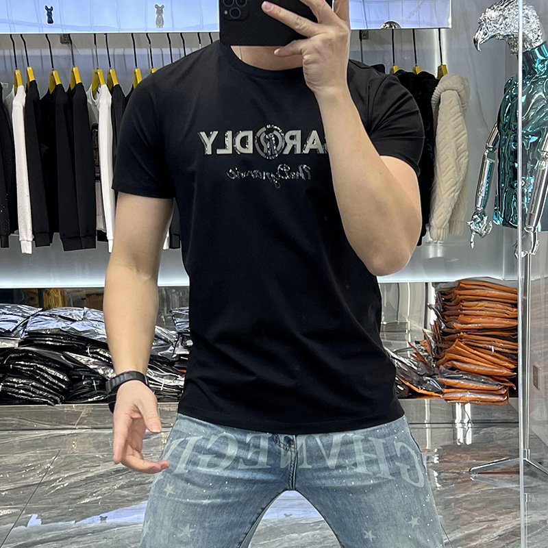 Erkekler 2024 Yaz Yeni Kişiselleştirilmiş Trend Günlük Moda Çok Yönlü Yuvarlak Yaka İnce Kesim Mektup Baskılı Kısa kollu_voghion.com