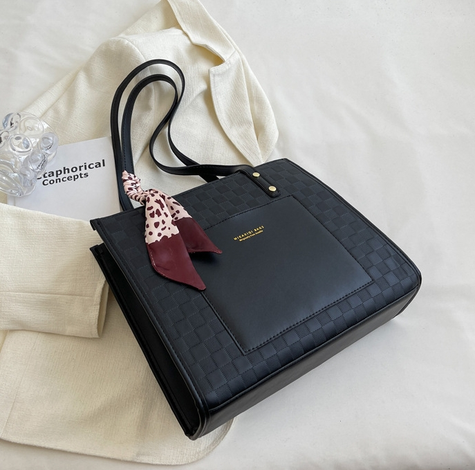 New Big Bag 2023 New Internet Celebrity Hot Tote Bag Women's Large Capacity Work Commuting Bag Texture Shoulder Bag_voghion.com