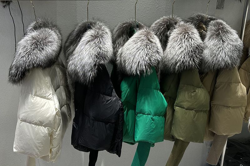 Dameskleding Herfst en Winter Nieuwe Witte Eendendonsjas Korte Stijl Temperament Vossenbontkraag Bontjas_voghion.com