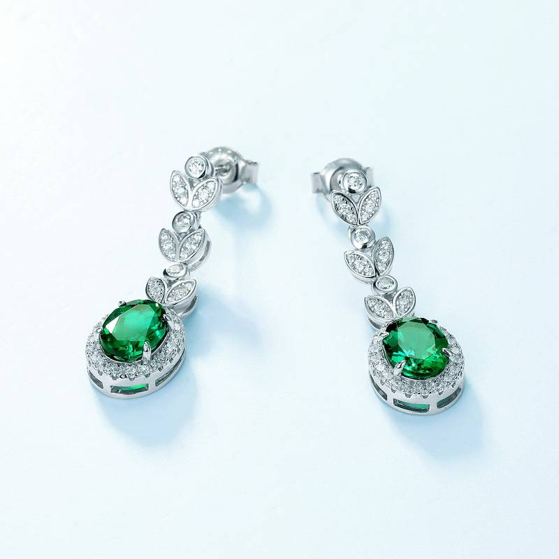 Cultivated Emerald Fashion Earrings S925 Silver Full Of Colored Gem Leaf Earrings Retro Light Luxury_voghion.com