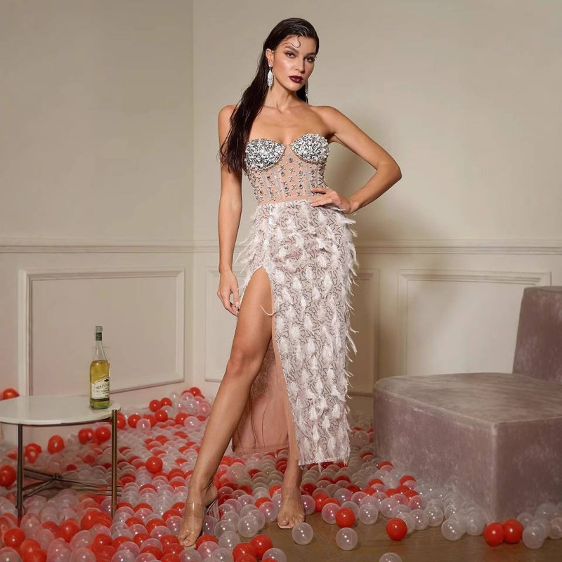 Elegant Feather-Trimmed High-Waist Corset Dress For Gala, Prom & Evening Parties – Off-Shoulder Glossy Faux Leather A-Line Midi Dress_voghion.com