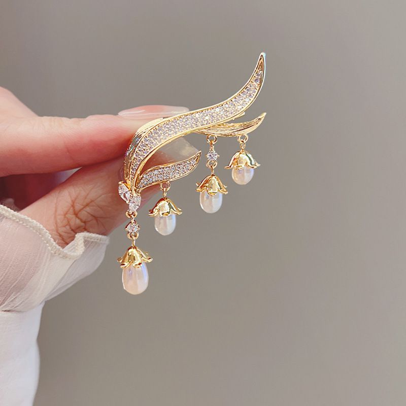 Maiglöckchen-Perlenbrosche mit Fransen für Damen, High-End-Temperament, Anzug, Corsage, Design, Sinn für Nischen-Anstecker, Zubehör_voghion.com
