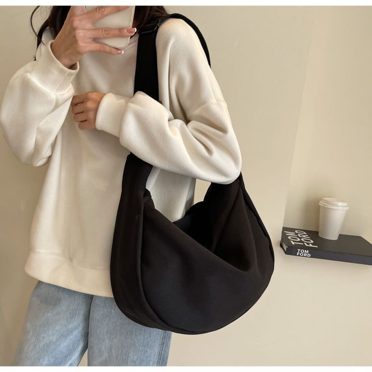 Canvas Japanese Style Large Capacity Dumpling 2023 New Versatile Commuting Casual Lazy Crossbody Bag Single Shoulder_voghion.com