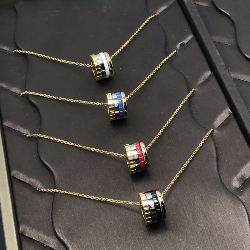 Designer Couple High Luxury Four Ring Colored Single Diamond Roman Numeral Time Running Necklace V Gold Rotating Ceramic Necklace_voghion.com