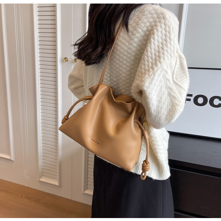 2023 New Hot Selling Premium Feel Bucket Bag Women's Large Capacity Commuter Bag Drawstring Shoulder Bag Underarm Bag_voghion.com