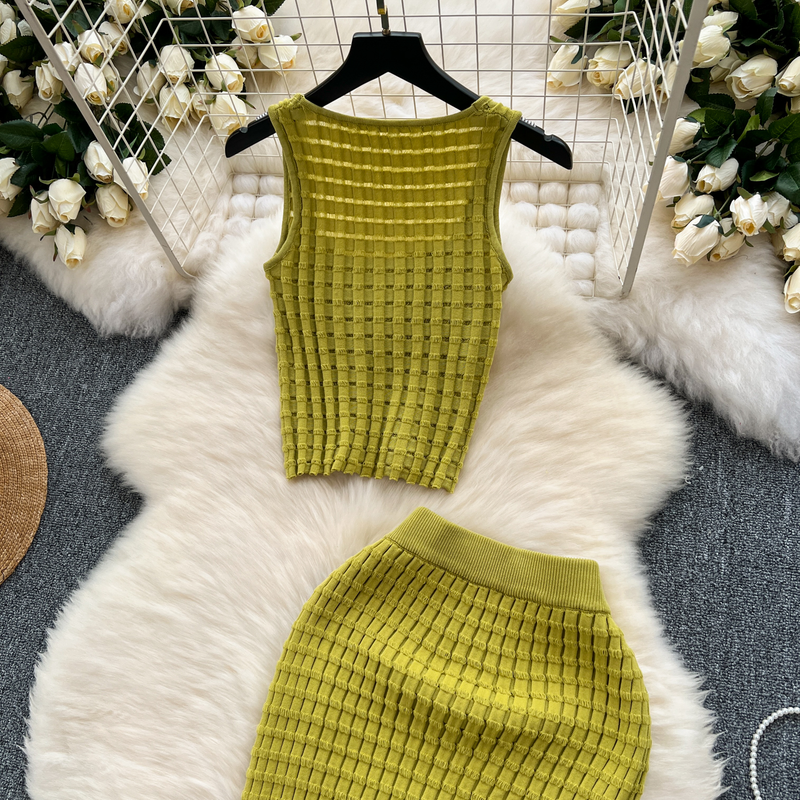 2025 Retro Gestrickte Zwei Stücke Sets Ärmelloses Kurzes Top + Hohe Taille Schlank Lange Röcke Weibliche Sommer Hotsweet Anzüge_voghion.com