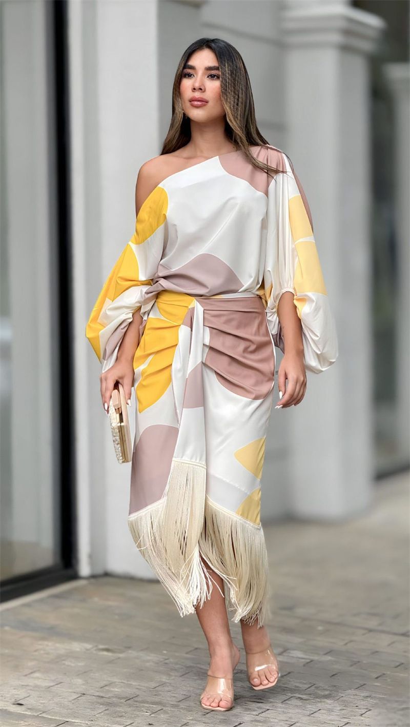 Damekjole med trykk og lanterneermer, løs topp, fasjonabel duskkant, todelt_voghion.com