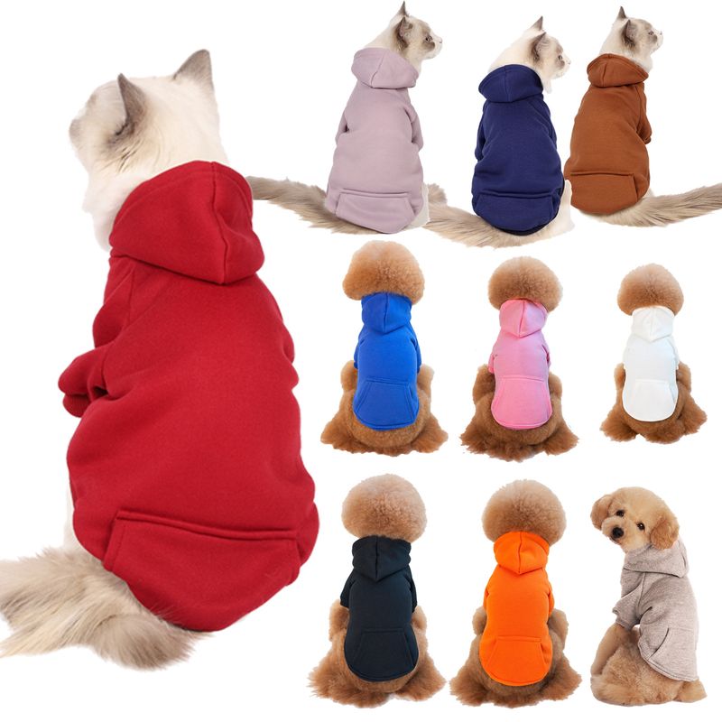 Furnizare transfrontalieră de modă caldă britanică scurtă pisică albastră Teddy câine mijlociu și mic cu glugă haine pentru câini pulover pentru animale de companie_voghion.com