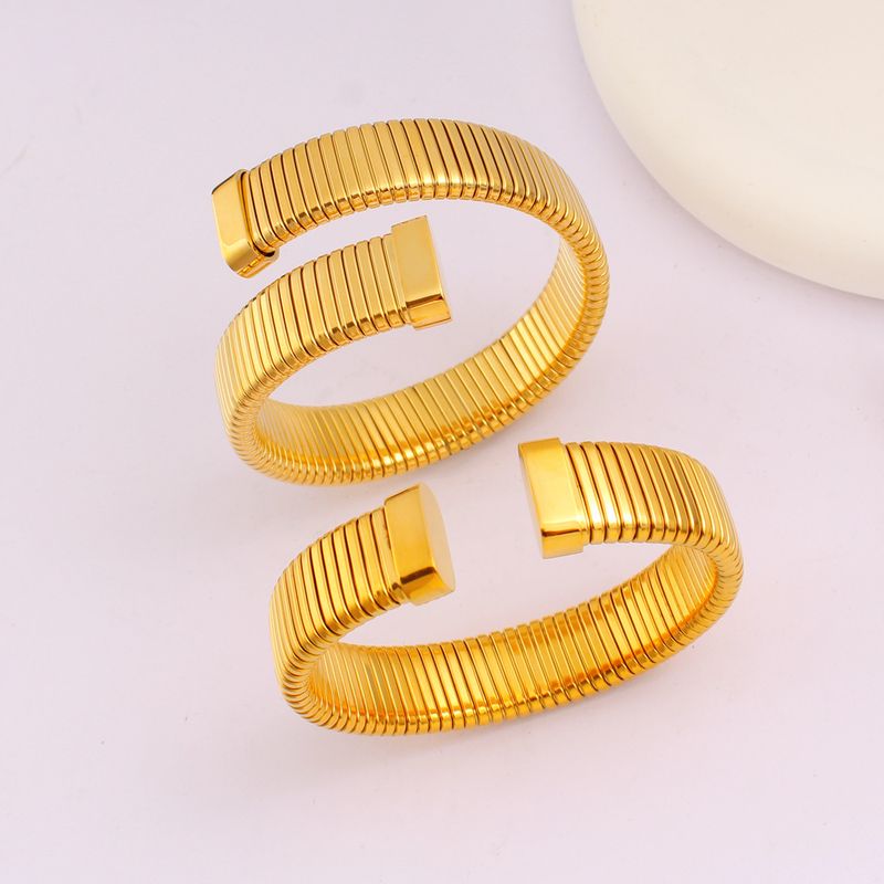 Damen Schmuckset Mode Offene Armbänder Personalisierte Breite Version Schlichter Ringkragen Punk Stil Schmuckset Weiblich_voghion.com