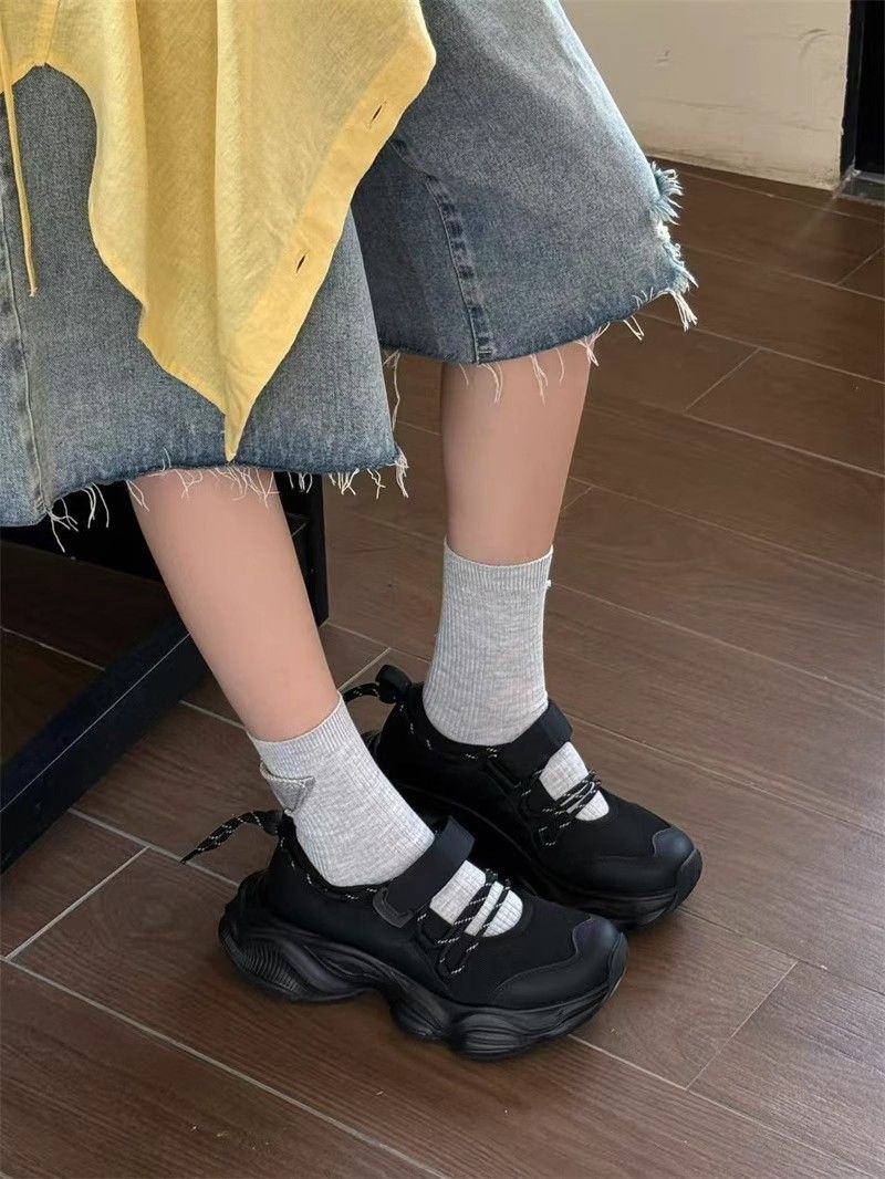 Scarpe sportive traspiranti in rete Mary Jane alla moda di alta qualità da donna, nuove ed estive, in argento, 2025_voghion.com