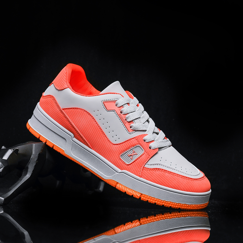 I produttori ordinano scarpe da tavolo singole V18 Scarpe da tavolo basse per studenti Piccole scarpe bianche da uomo stile moda stile Hong Kong scarpe alla moda scarpe casual_voghion.com