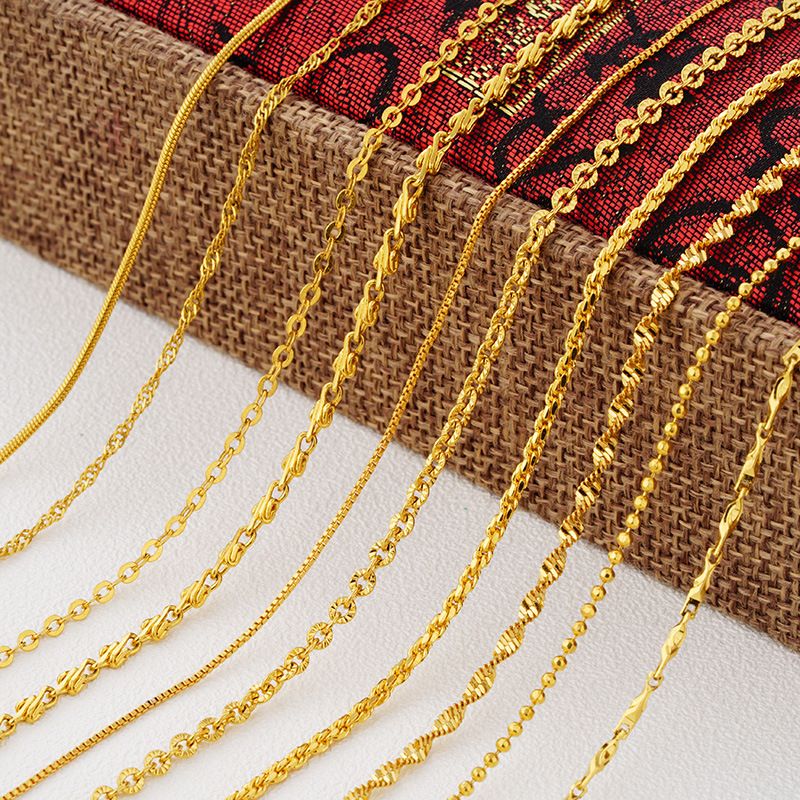Sand gold necklace jewelry women that won't fade for long time, with sense of luxury and a niche collarbone chain. Yiwu_voghion.com