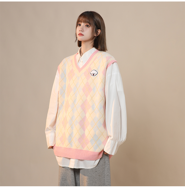 Autumn/Winter Academy Style V-Neck Diamond Knitted Vest Women's Kam Shoulder Layered Sweater with Embroidered Top A04_voghion.com