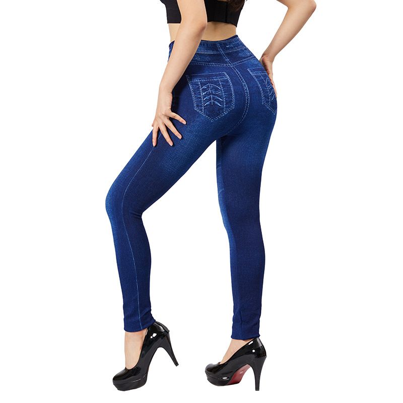 Les femmes portent des tailles hautes et des pantalons serrés_voghion.com