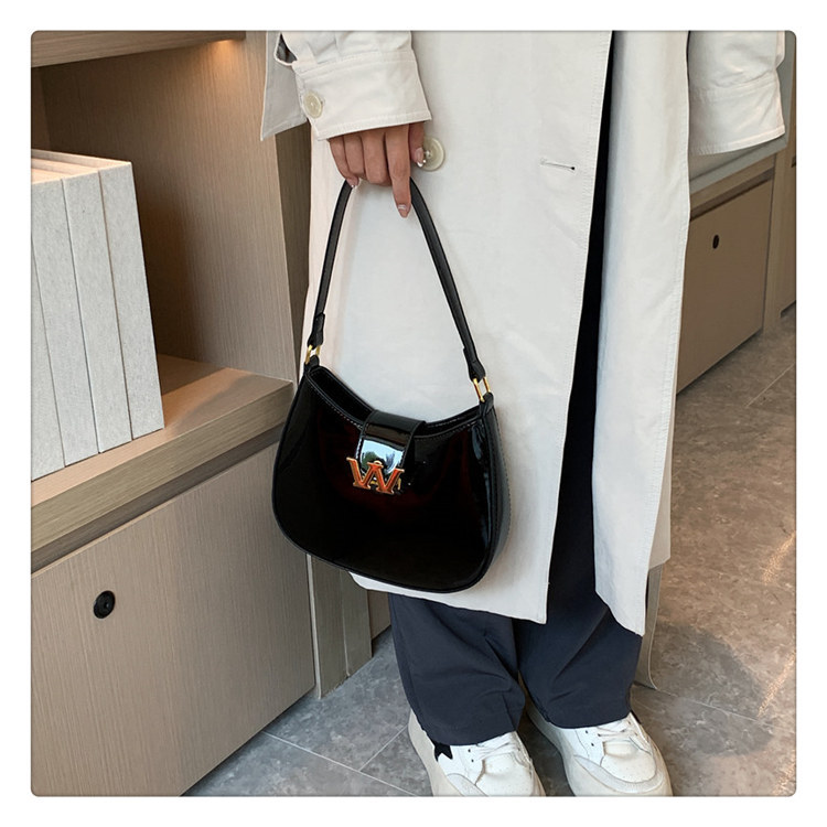Factory Wholesale 2023 New Homeless Bag Women's Single Shoulder Messenger bag Crescent handbag rhinestone buckle armpit bag_voghion.com