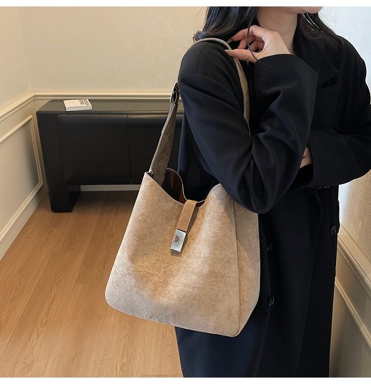 Stylish Suede Shoulder Bag For Women - Vintage Inspired Bucket Bag With Magnetic Closure, Spacious Interior For Daily Use Commuter Bucket Bag_voghion.com