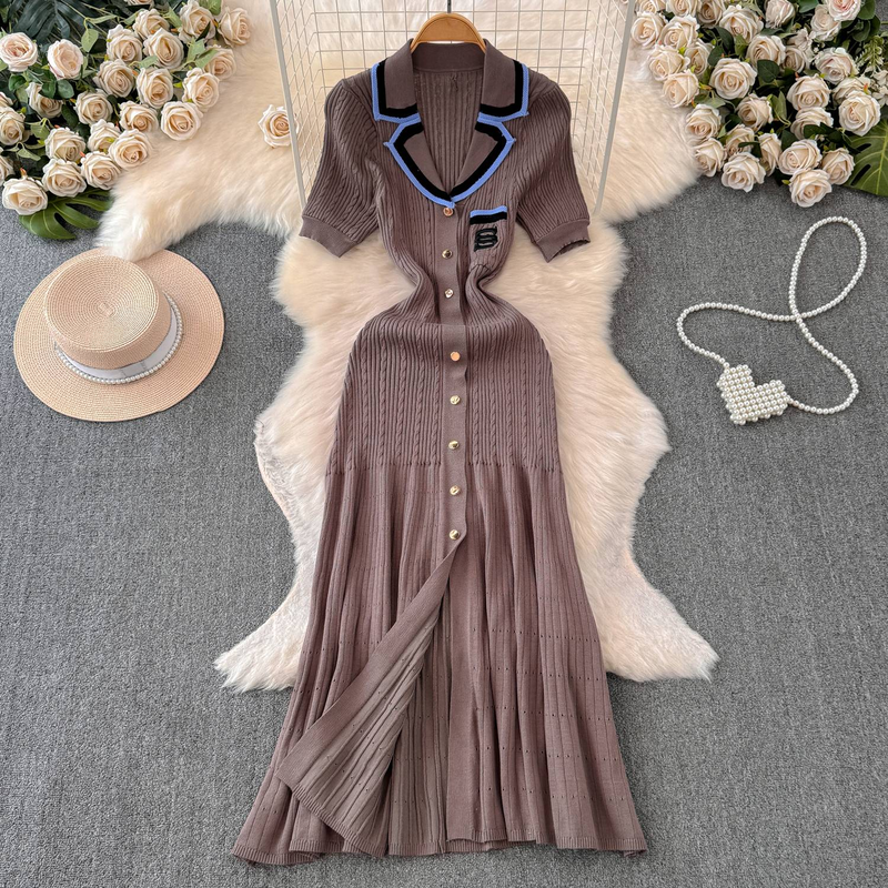 Abito da donna a maniche corte con ricamo in colore a contrasto, colletto in vita, slim monopetto, abito in maglia a trapezio_voghion.com