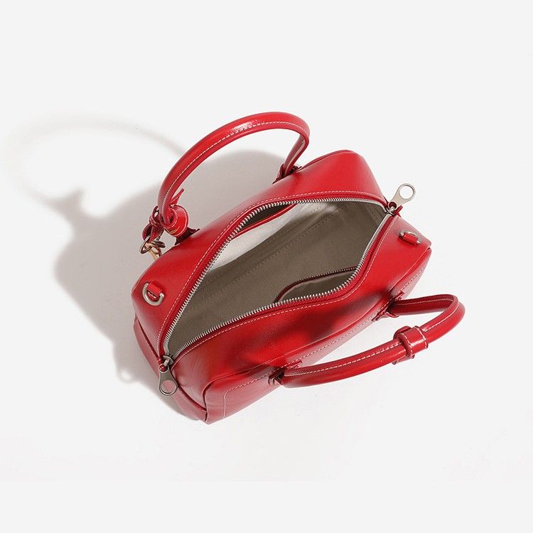Oil Wax Leather Red Bride Wedding Boston With Lock Key Commuter Handbag Bowling Single Shoulder Crossbody Bag_voghion.com