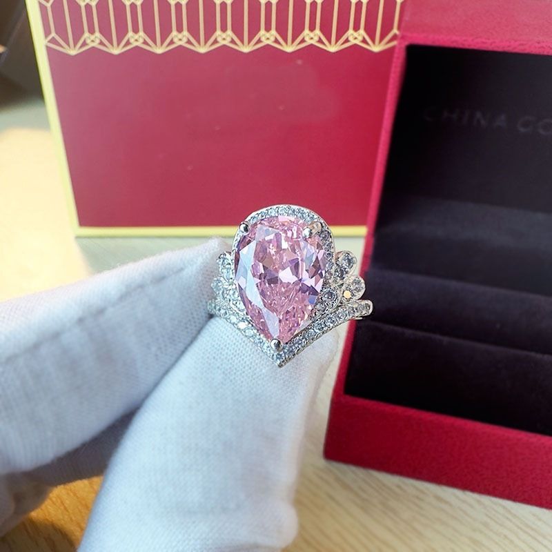 Anello di fidanzamento aperto con diamante rosa a forma di goccia d'acqua e moissanite simulata da donna, di lusso e alla moda._voghion.com