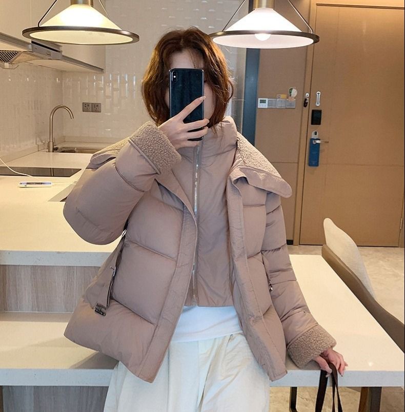 Piumino corto con finiture in pelliccia sintetica – Cappotto trapuntato in poliestere da donna con cintura in vita (beige/nero/talpa, M-XXL)_voghion.com