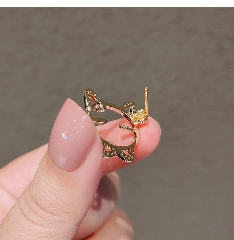 Koreaanse minimalistische anti-slip broche met striktemperament voor dames, vaste kleding, truien, pakken, gespaccessoires_voghion.com