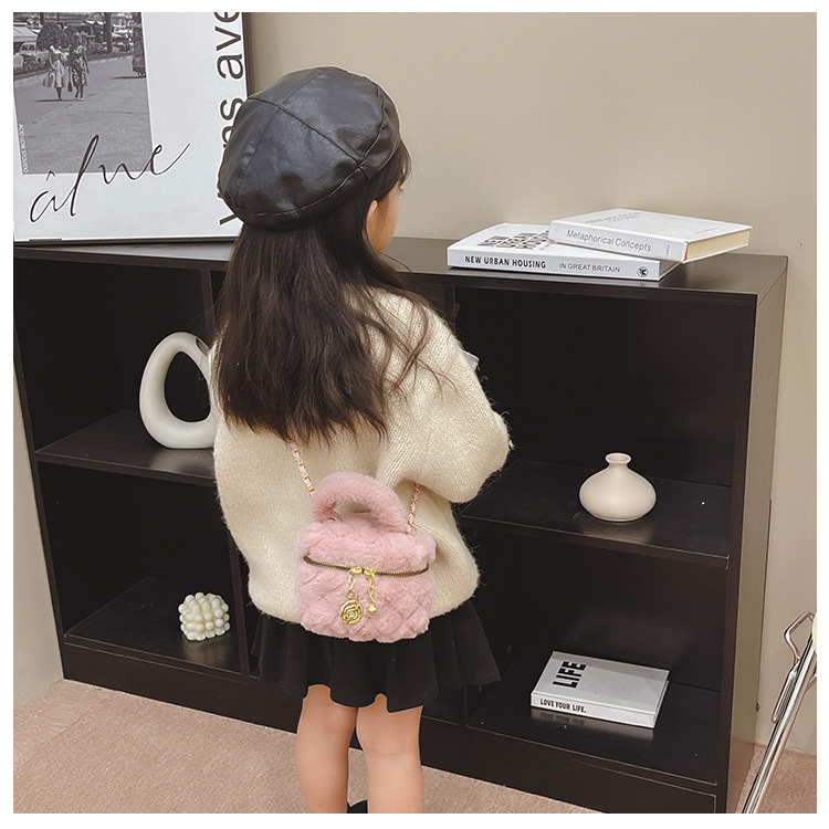 Kindertas herfst en winter nieuwe internet beroemdheid ruitvormige pluche emmer tas kleine geur meisje ketting crossbody tas lippenstift envelop meisje_voghion.com