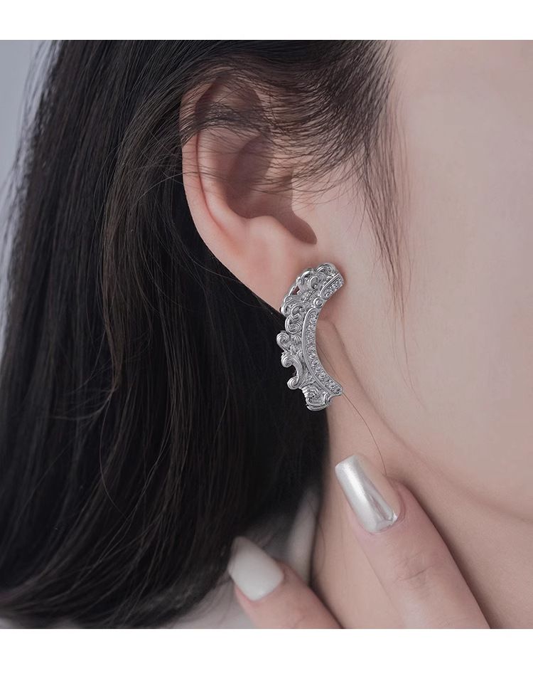 High-Value Cloud For Women, Simple And Elegant Niche Design, Light Luxury Ins Style High-End Earrings_voghion.com