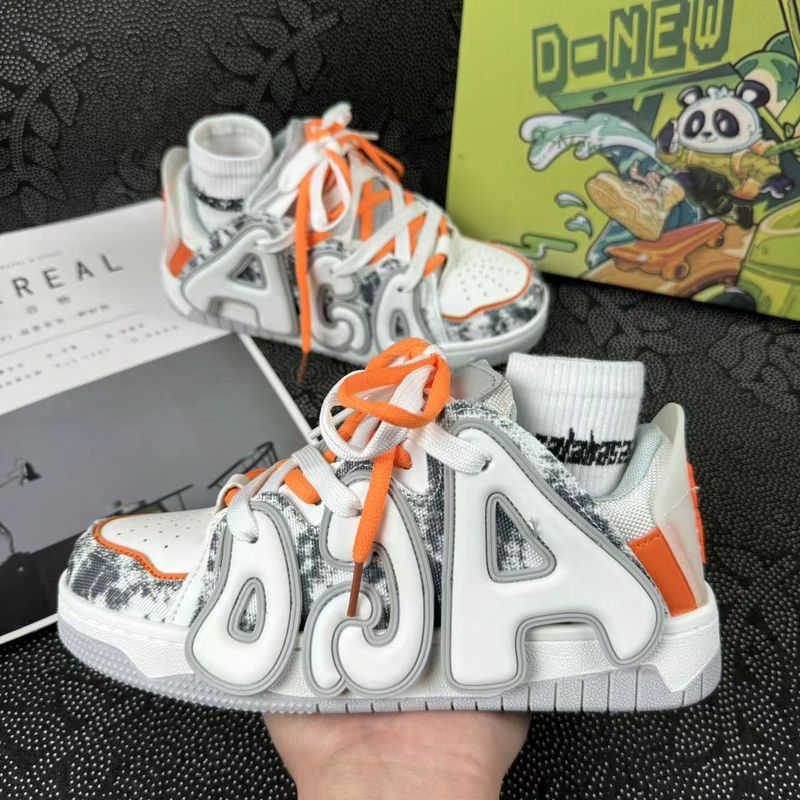 Dexun Herren Casual Sportschuhe Retro Nischenbuchstaben Kontrastfarbe rutschfeste Brettschuhe Herren- und Damenschuhe_voghion.com