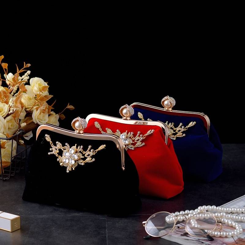 Pochette de soirée luxueuse ornée de strass et dotée d'une bandoulière chaîne, élégante pochette de mariage pour les mariées et les robes qipao_voghion.com