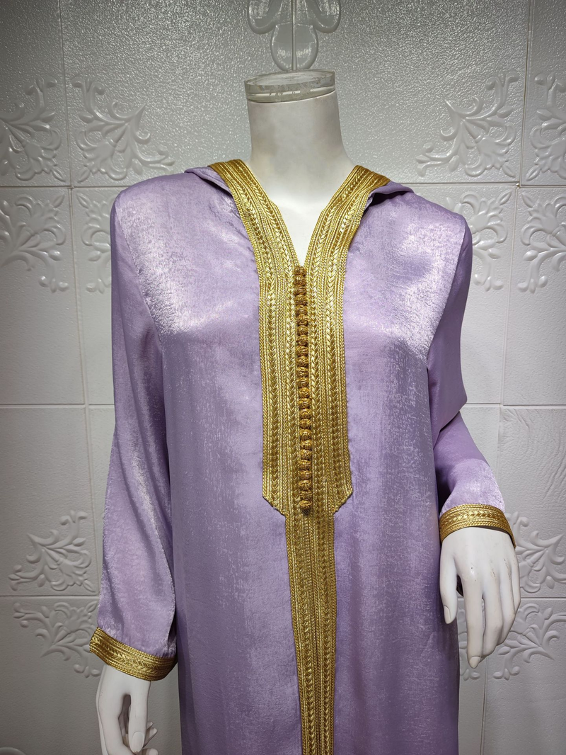 Abaya musulmano in camoscio con pizzo color champagne da donna Abaya maculato da donna_voghion.com
