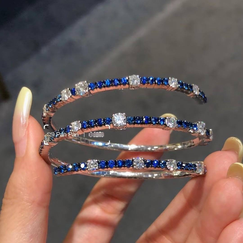 Lumière flottante ! Bracelet tendance en diamants bleus scintillants pour femme, bijou de luxe léger et raffiné, idéal pour une amie._voghion.com