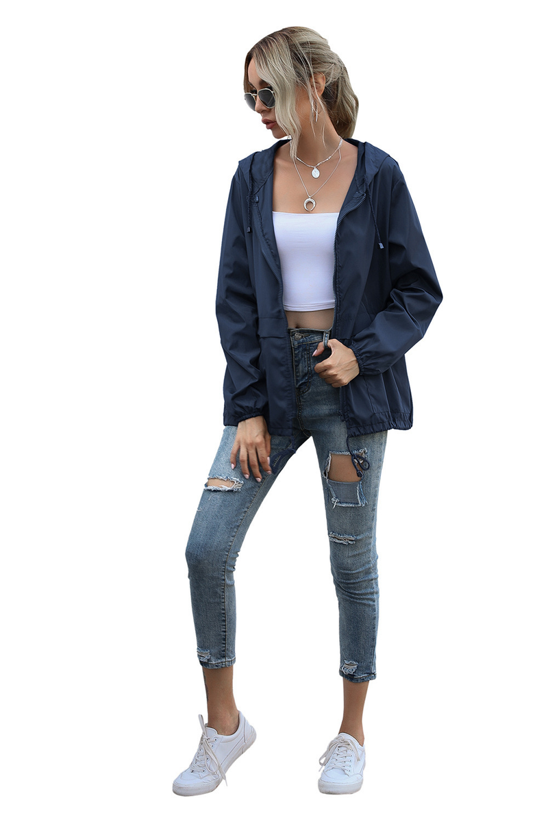 Chaqueta impermeable ligera con capucha y cremallera para mujer para senderismo al aire libre, disponible en stock_voghion.com
