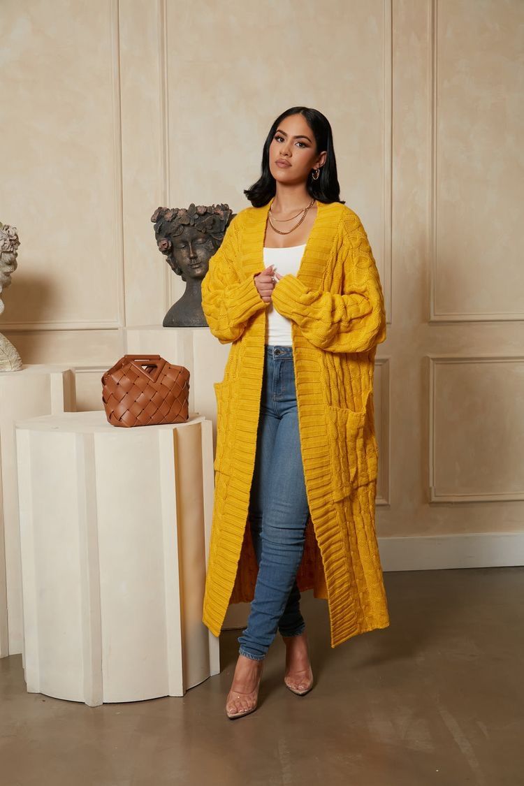 Damenbekleidung Locker gestrickte Strickjacke, gemütliche, übergroße Strickjacke mit Taschen, langer Zopfmuster-Pullovermantel, lockerer Boho-Chic, offene Vorderseite_voghion.com