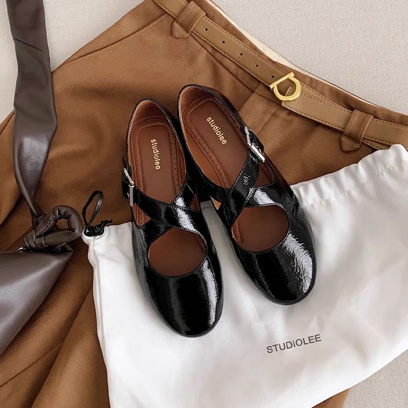 Scarpe singole indossabili Four Seasons 2025, nuove Mary Jane da donna con cinturino incrociato, punta tonda e argento, suola piatta e bassa_voghion.com